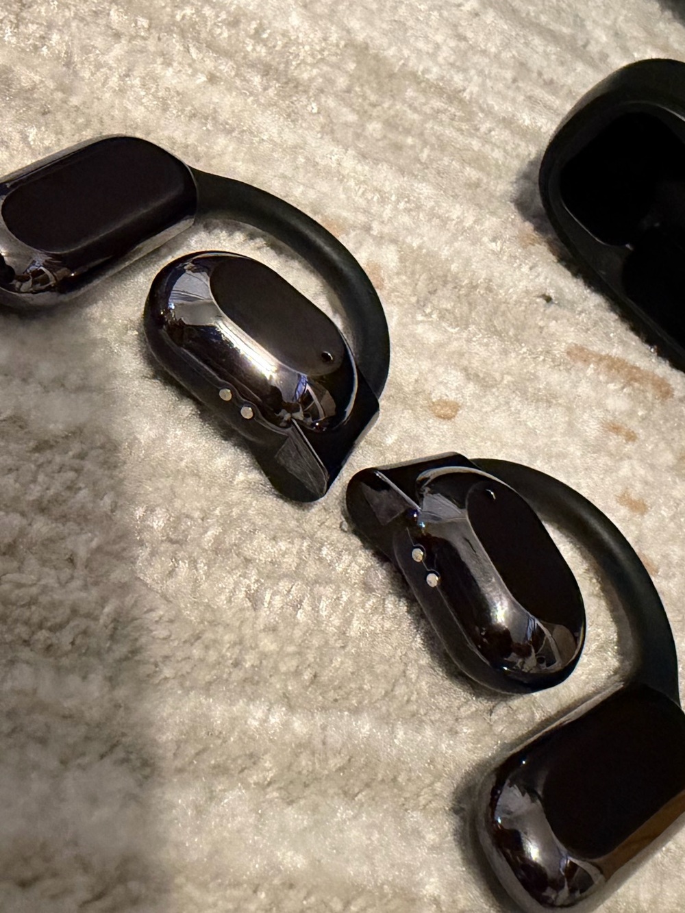 Black Wireless Earbuds Trio with Charging Case - Picture 6 of 6